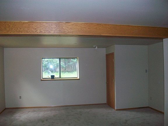 5th image of 241 Evans St