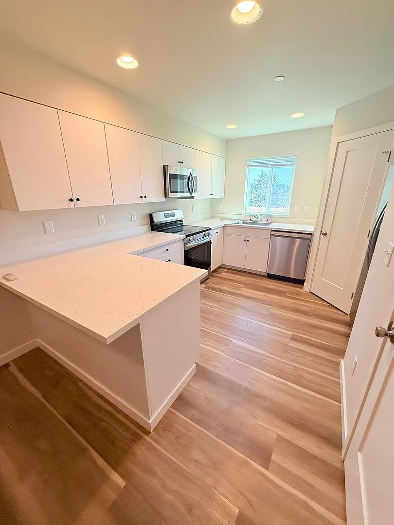 Conroy 5 Plex — Photo 4