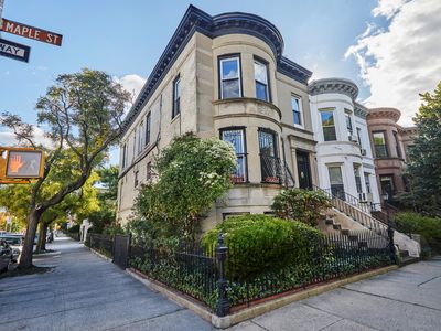216 Maple St, Brooklyn, NY, 11225