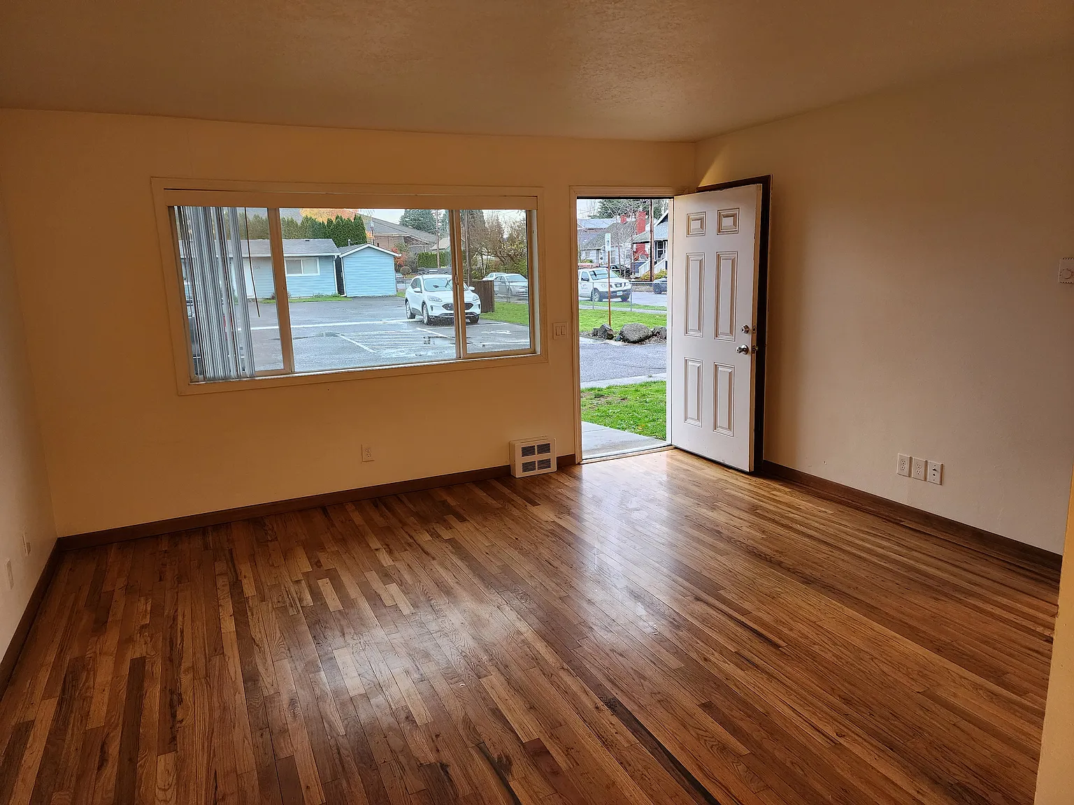 2 bed, 724 sqft, $1,750 — Photo 3