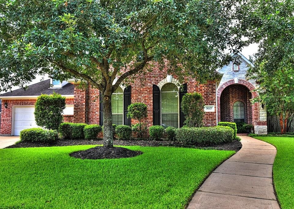 1st image of 26507 Park Point Ln