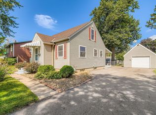 822 5th St W, Hastings, MN 55033