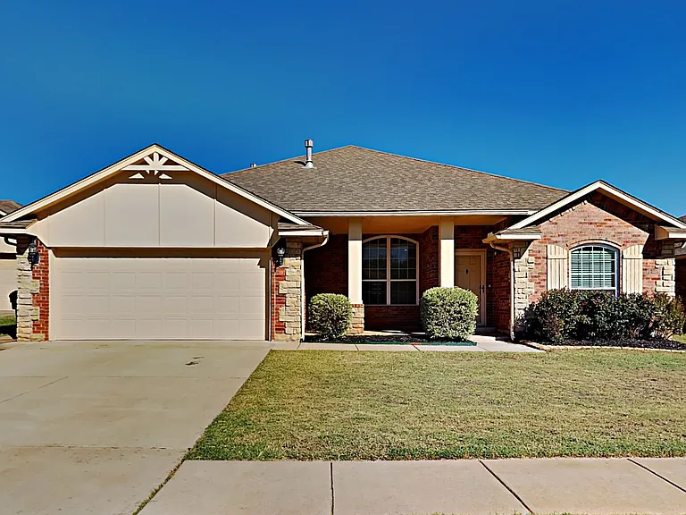 9315 Peachtree Ln — Photo 1