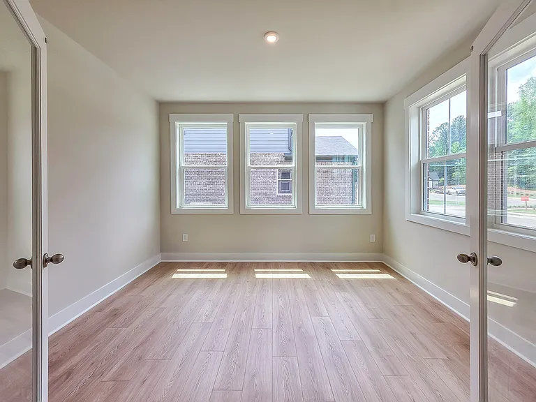 663 Dugout Dr — Photo 6