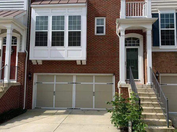 43535 Heritage Gap Ter, Chantilly, VA 20152