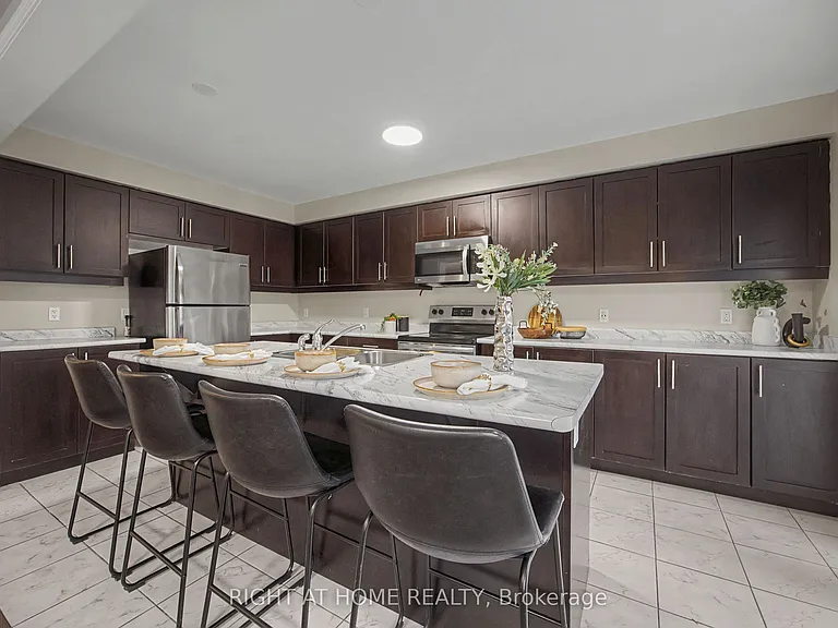 1235 Mulroney Hts — Photo 21