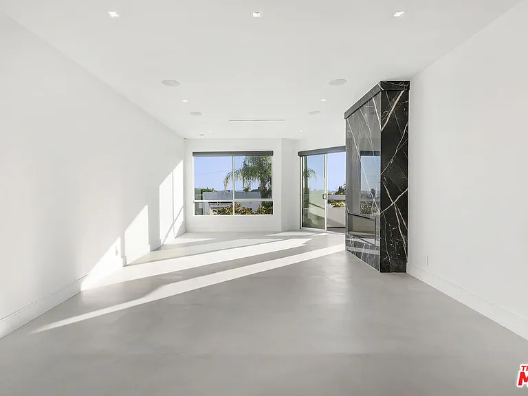 8960 Cynthia St #116 — Photo 6