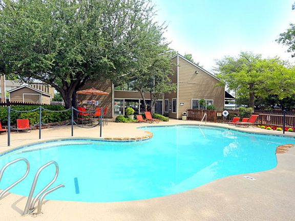 2nd image of 2842 E 51st St #0168eceac