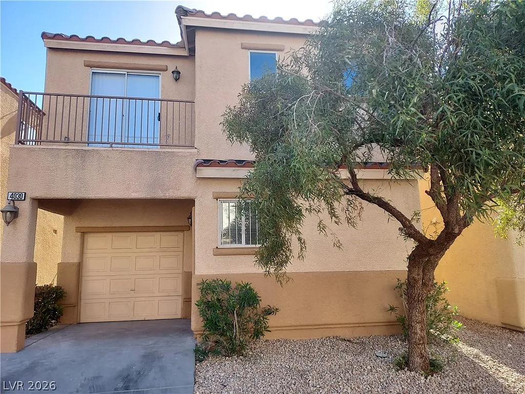 3 bed, 2.5 bath, 1130 sqft, $1,695 — Photo 1