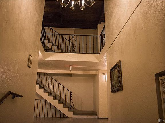 3rd image of 1211 Far Hills Ave