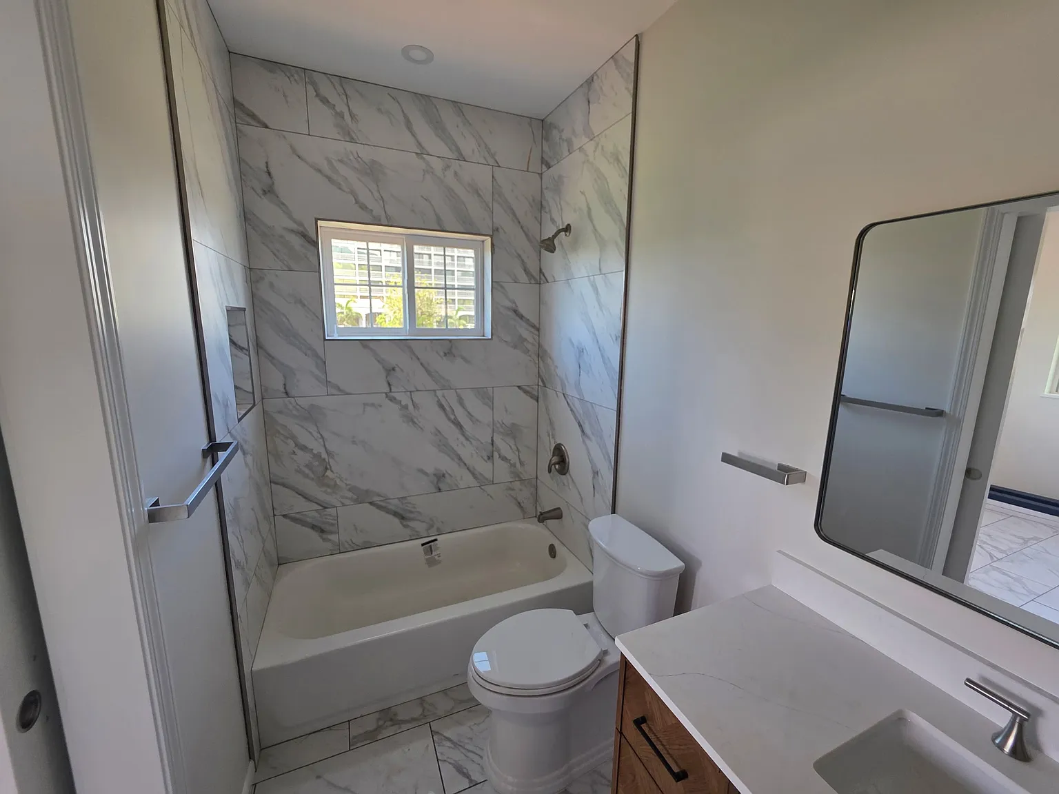 2 bed, 720 sqft, $3,900 — Photo 4