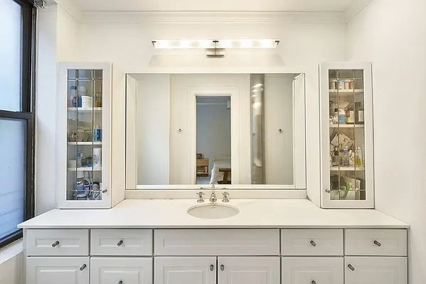 Sold by Warburg | media 21