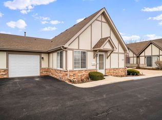 1894 Willow Circle Dr, Crest Hill, IL 60403