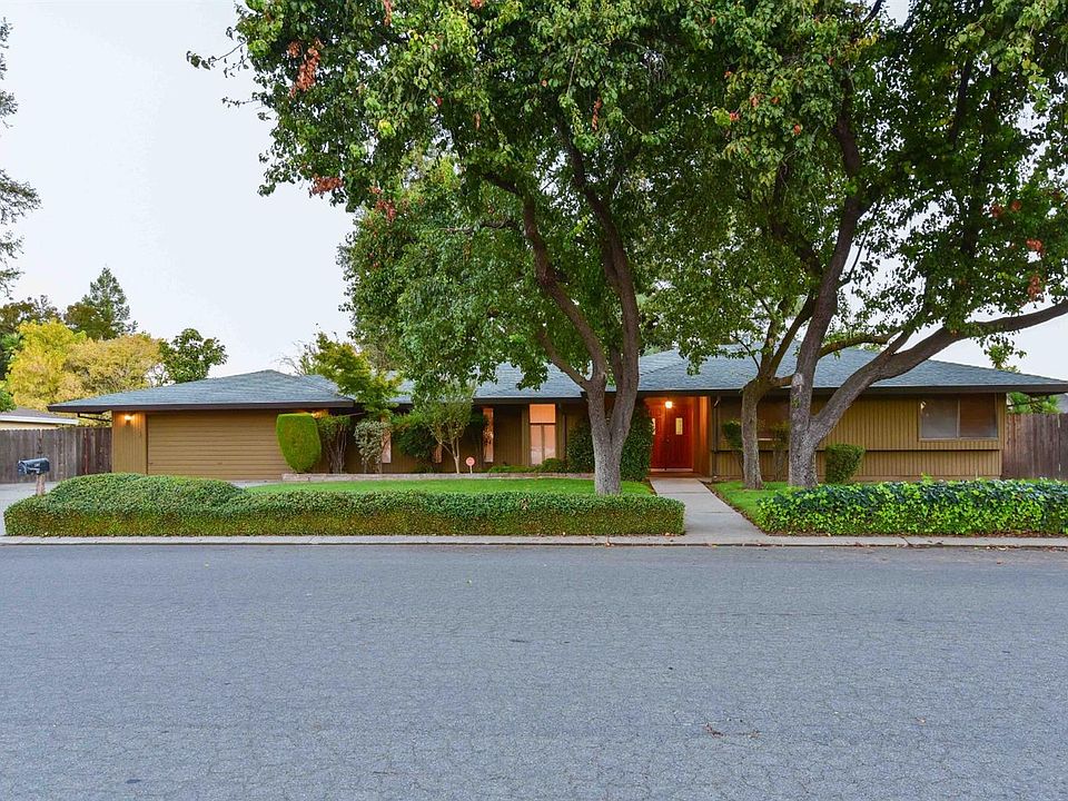 1st image of 1587 Holly Tree Dr