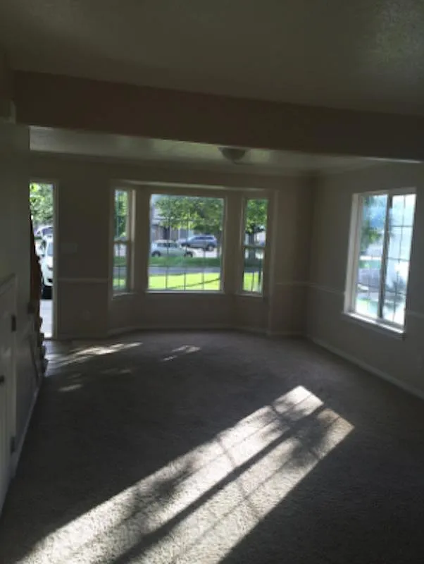 2 bed, 1.5 bath, 1072 sqft, $1,545 — Photo 3