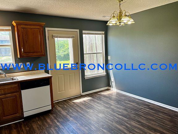 5th image of 621 Willow Ln APT B