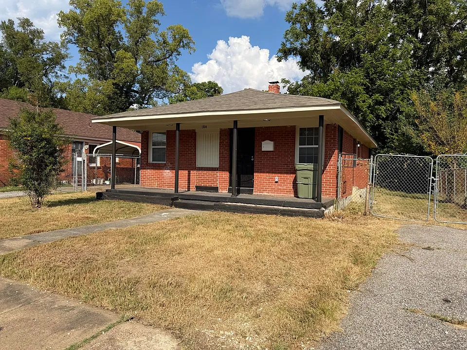 961 Joseph Pl