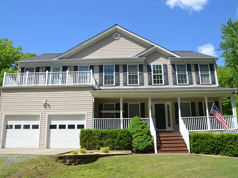 25 Tracey Ln — Photo 2