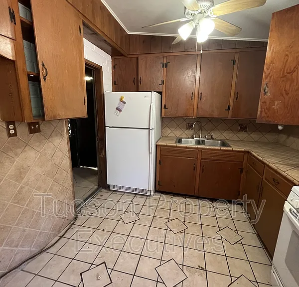 1615 E Adelaide Dr #4 — Photo 2