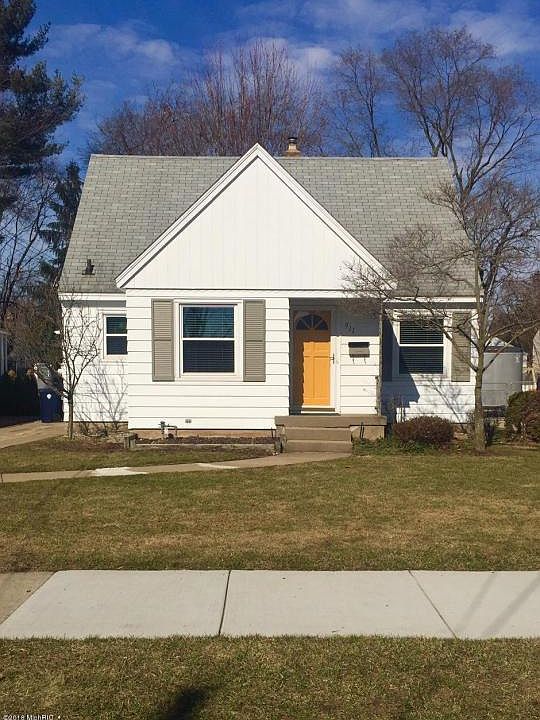 1st image of 911 Walsh St SE