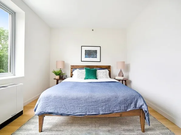 65-70 Austin Street image 3 of 8