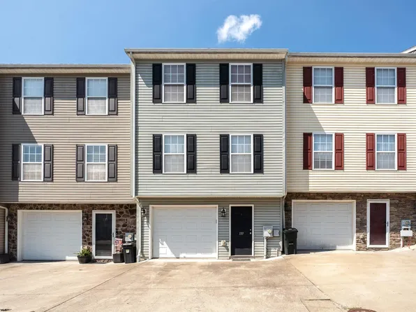 133 Eagle Dr, Maidsville, WV 26541