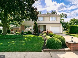 9 School House Ln, Marlton, NJ 08053