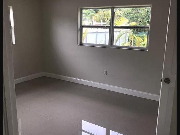 5th image of 11530 NE 13th Ave