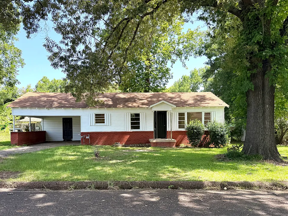 903 E Mary Ave