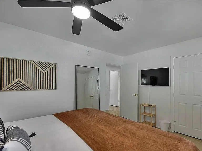 1261 Linda Vista Rd — Photo 9