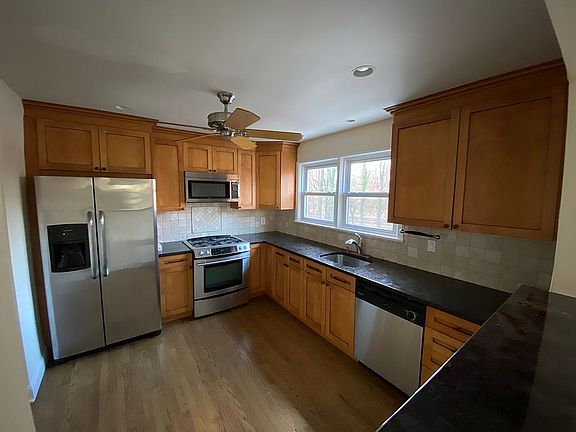 2nd image of 905 Palmer Ave APT H4