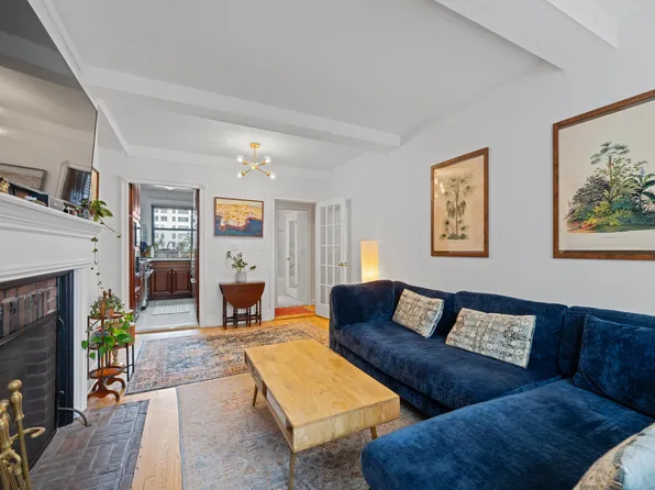 10 Mitchell Place image 3 of 18