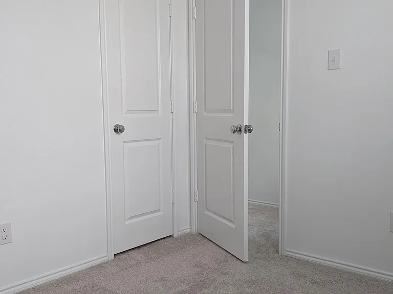 1508 Silver Oak Ln — Photo 17