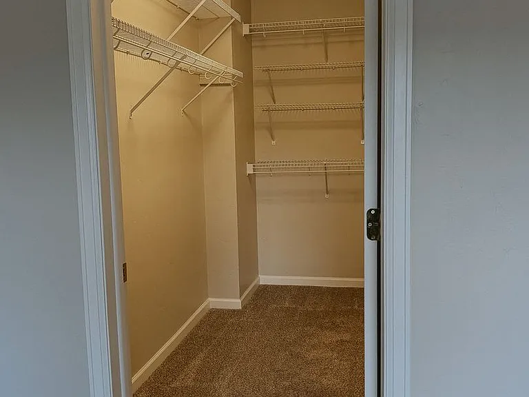 500 Red Table Dr — Photo 4