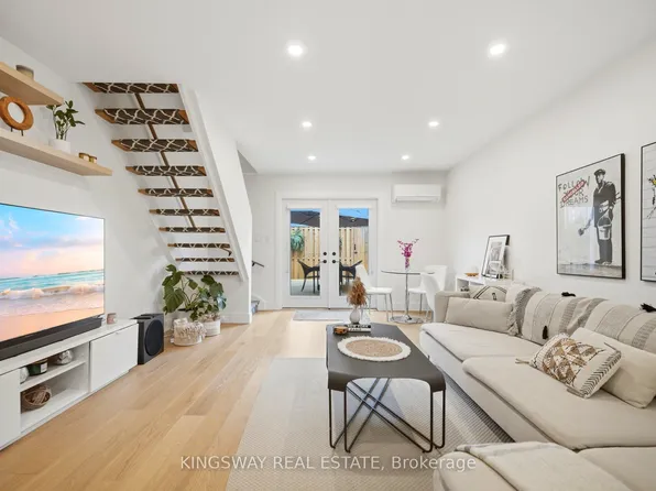 251 Ontario St, Toronto, ON M5A 2V6