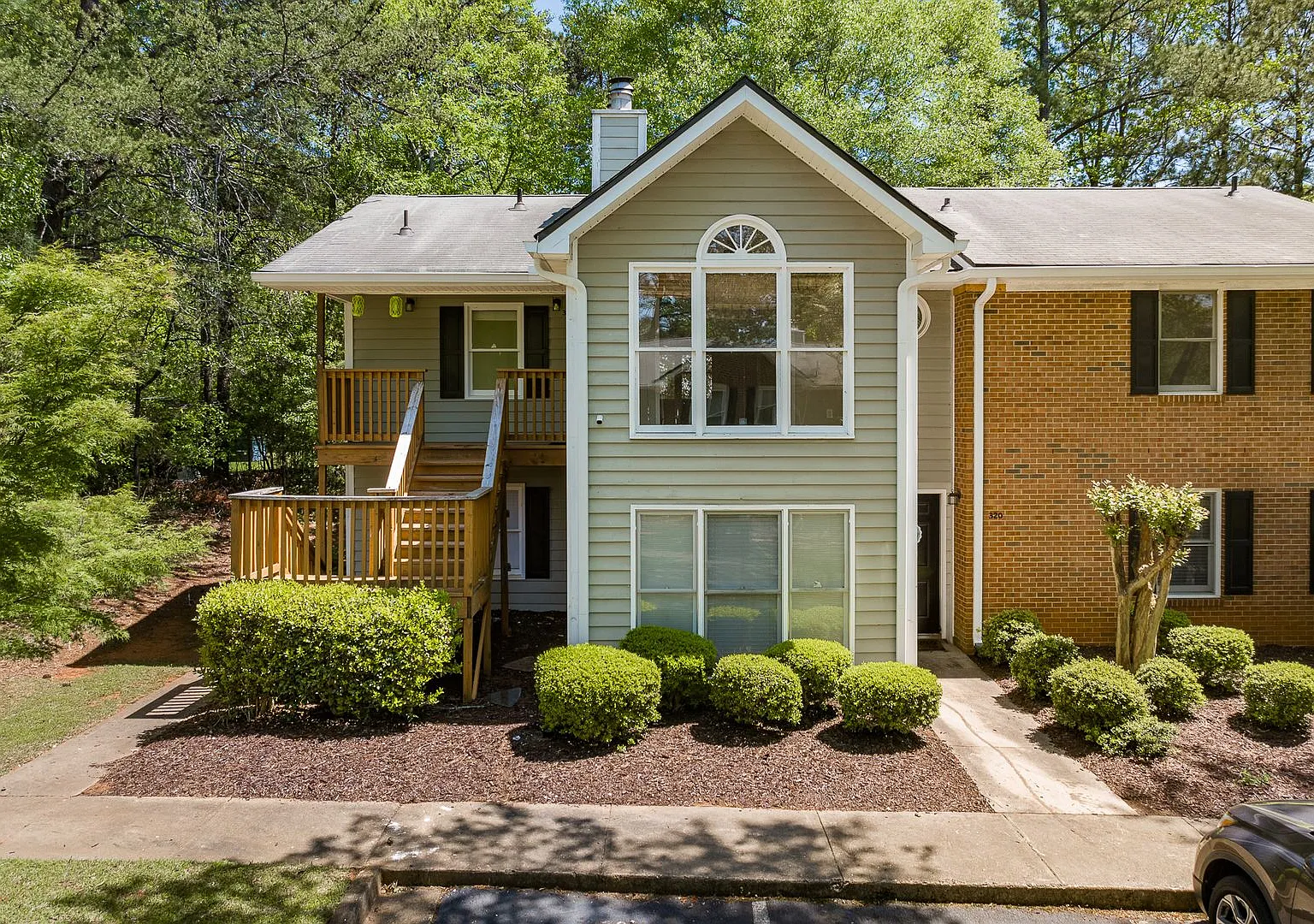Spacious 3BR/2.5BA with Sunroom, Pool & Water Included Move In Now! — Photo 1