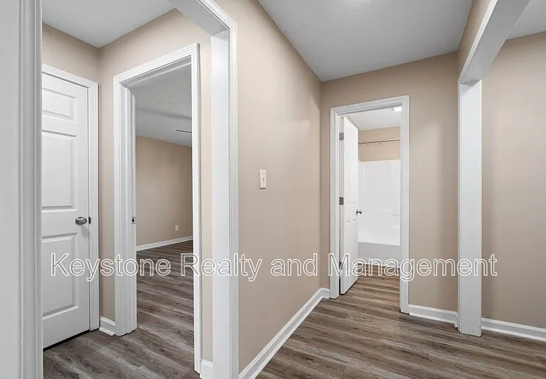 290 Thompsonville Ln #303 — Photo 9
