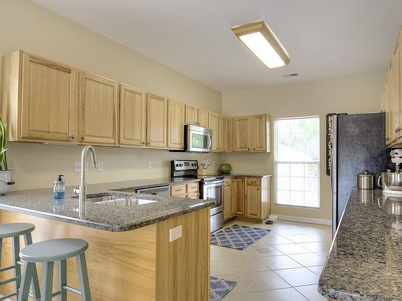 5th image of 179 Palmera Ln