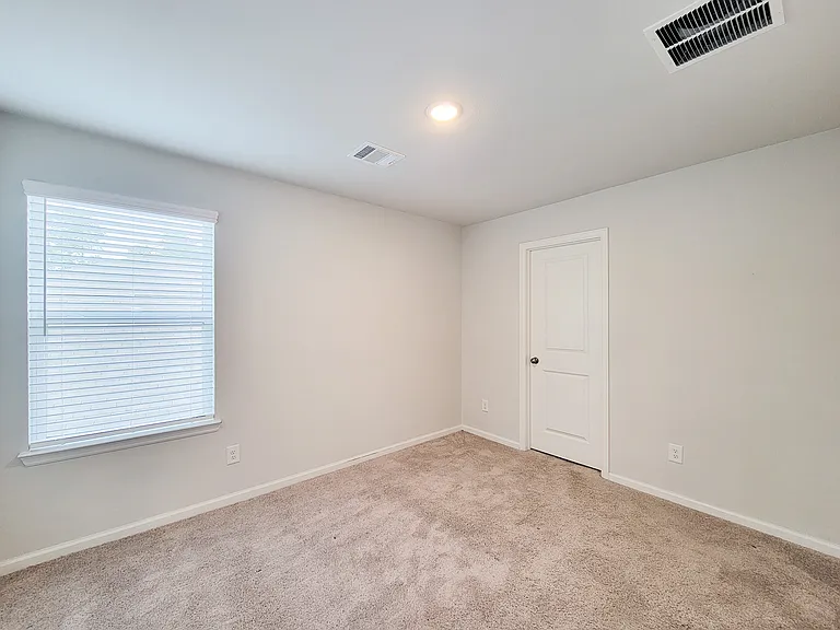 94 Valiant Ridge Trl — Photo 26