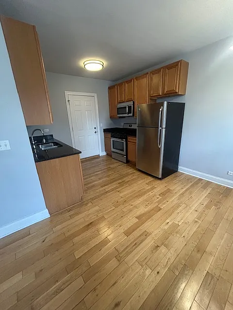 Building Photo - 4542 W George St #3A