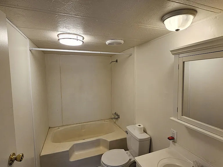 345 Nevada Dr — Photo 17