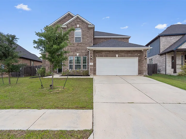 130 Wild Pecan Loop — Photo 1