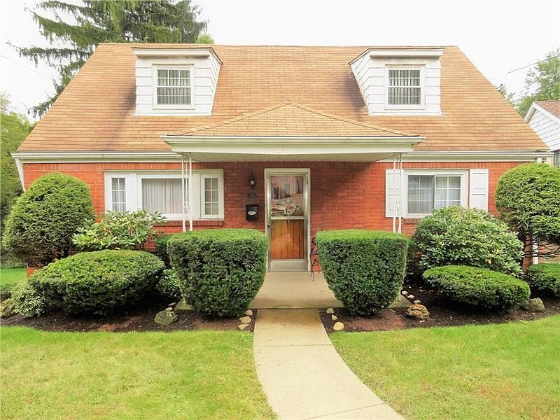 Welcome to 37 Barton Drive in Churchill! This home is located at the bottom of the CUL DE SAC. The location here is convenient t