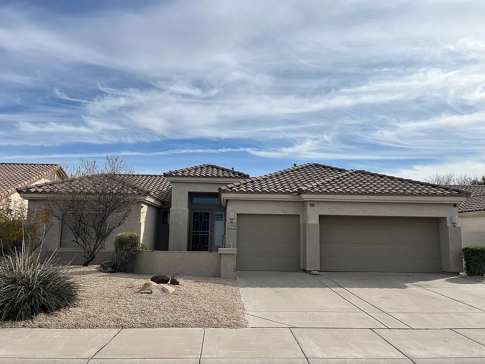 7323 E Wing Shadow Rd