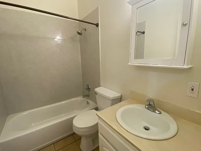 315 Easy St #10 — Photo 8