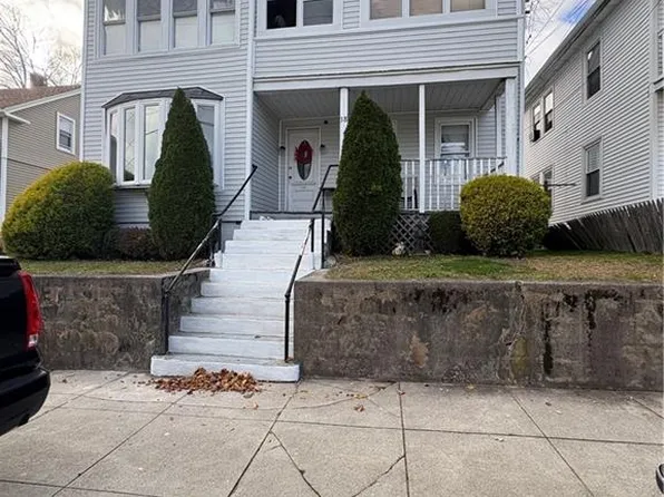 38 East St, West Warwick, RI 02893