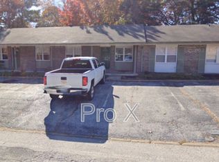 8827 Country Club Rd, Rogers, AR 72756