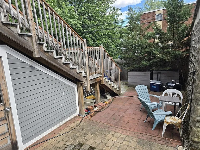 28 Bardwell St #1 — Photo 25
