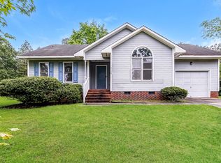 124 Sprucepine Dr, Raeford, NC 28376