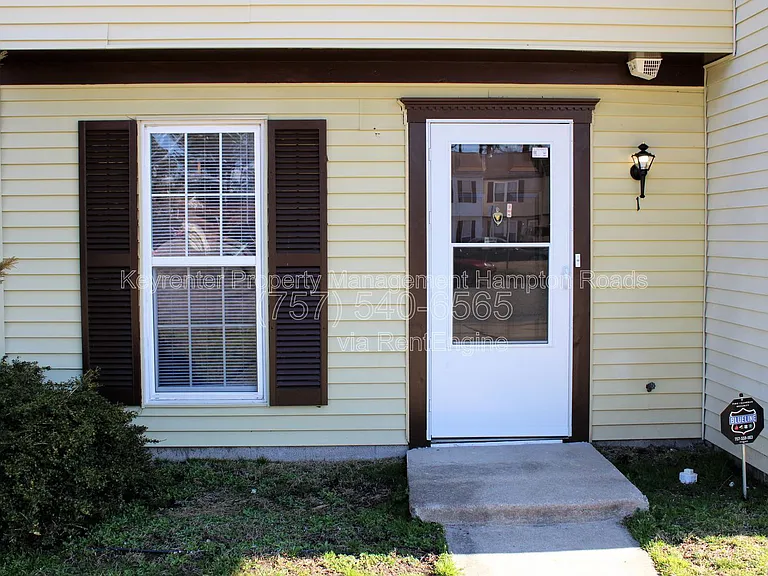 1 Peachtree Ct — Photo 2